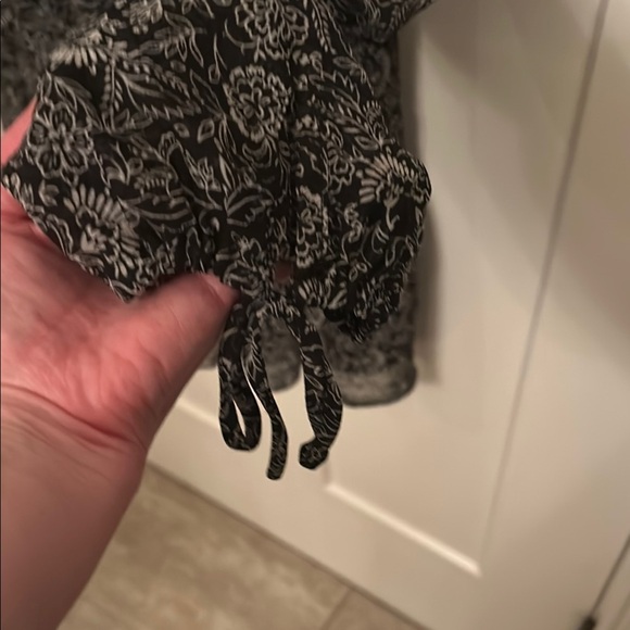 Dynamite Black and White Bishop Sleeve Dress, size S - Picture 6 of 7